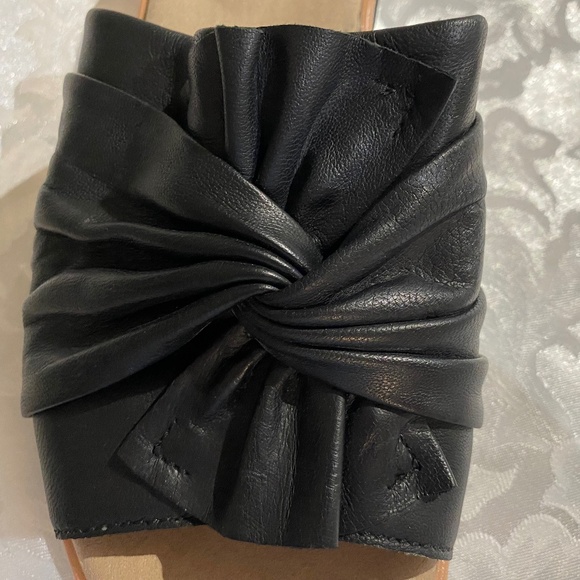 Clarks Black Leather Women's Sandals Size 9M - Picture 6 of 8